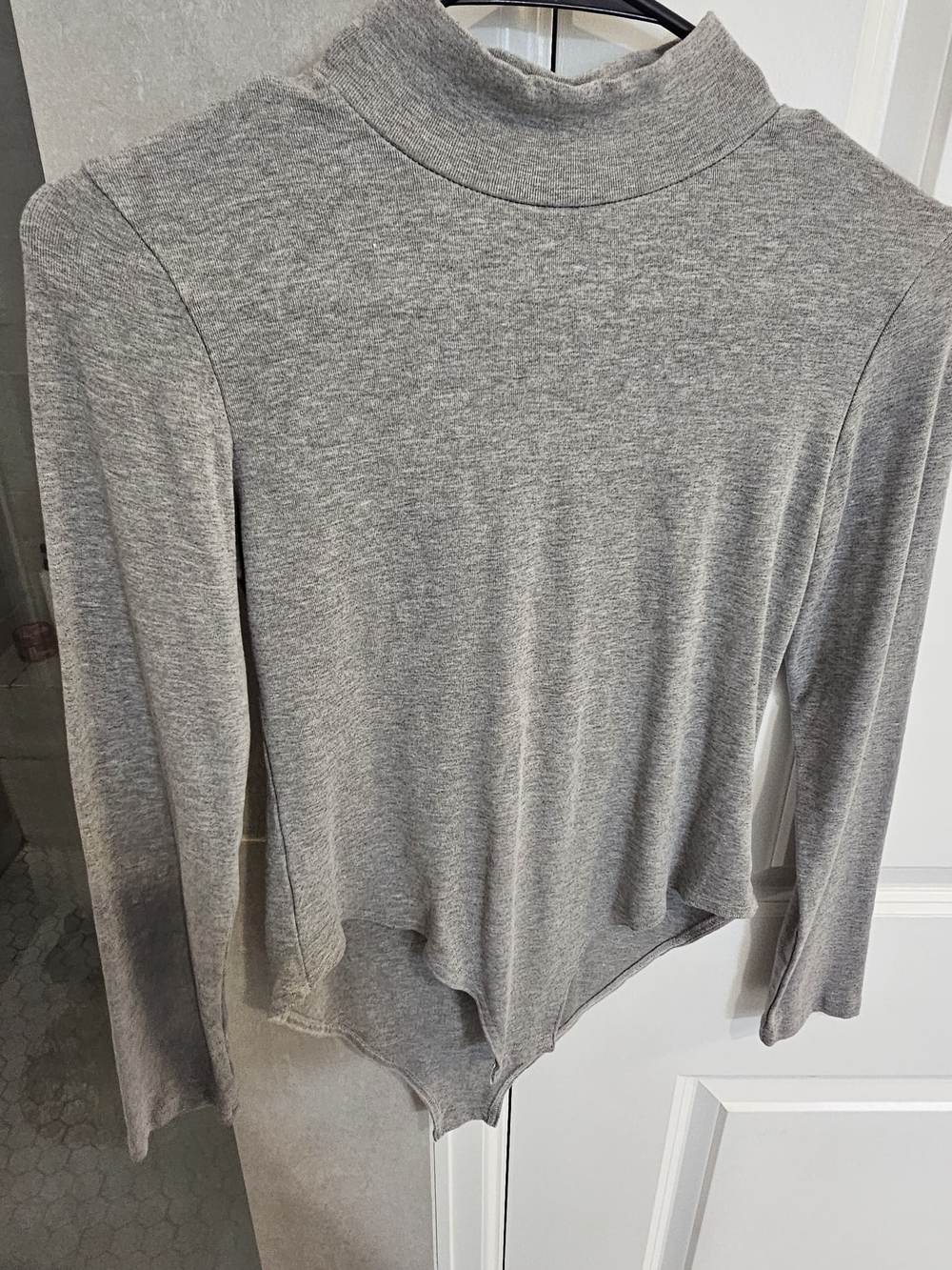 Women’s Gray Mock Neck Long-Sleeve Top